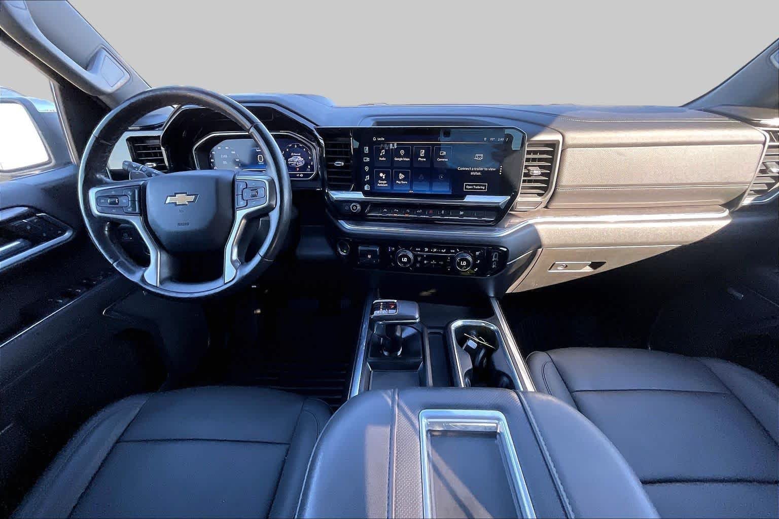 Used 2022 Iridescent Pearl Tricoat Chevrolet LTZ image 16