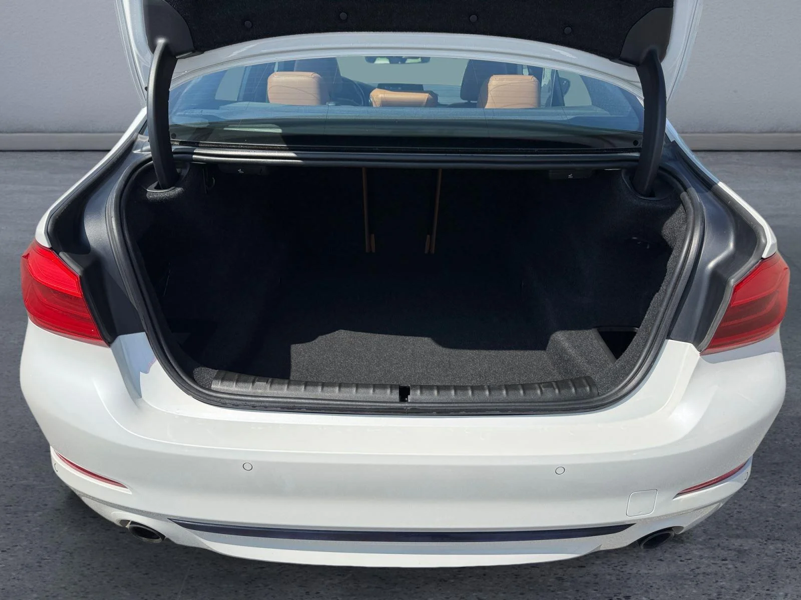 Used 2020 Mineral White Metallic BMW 530i xDrive image 18