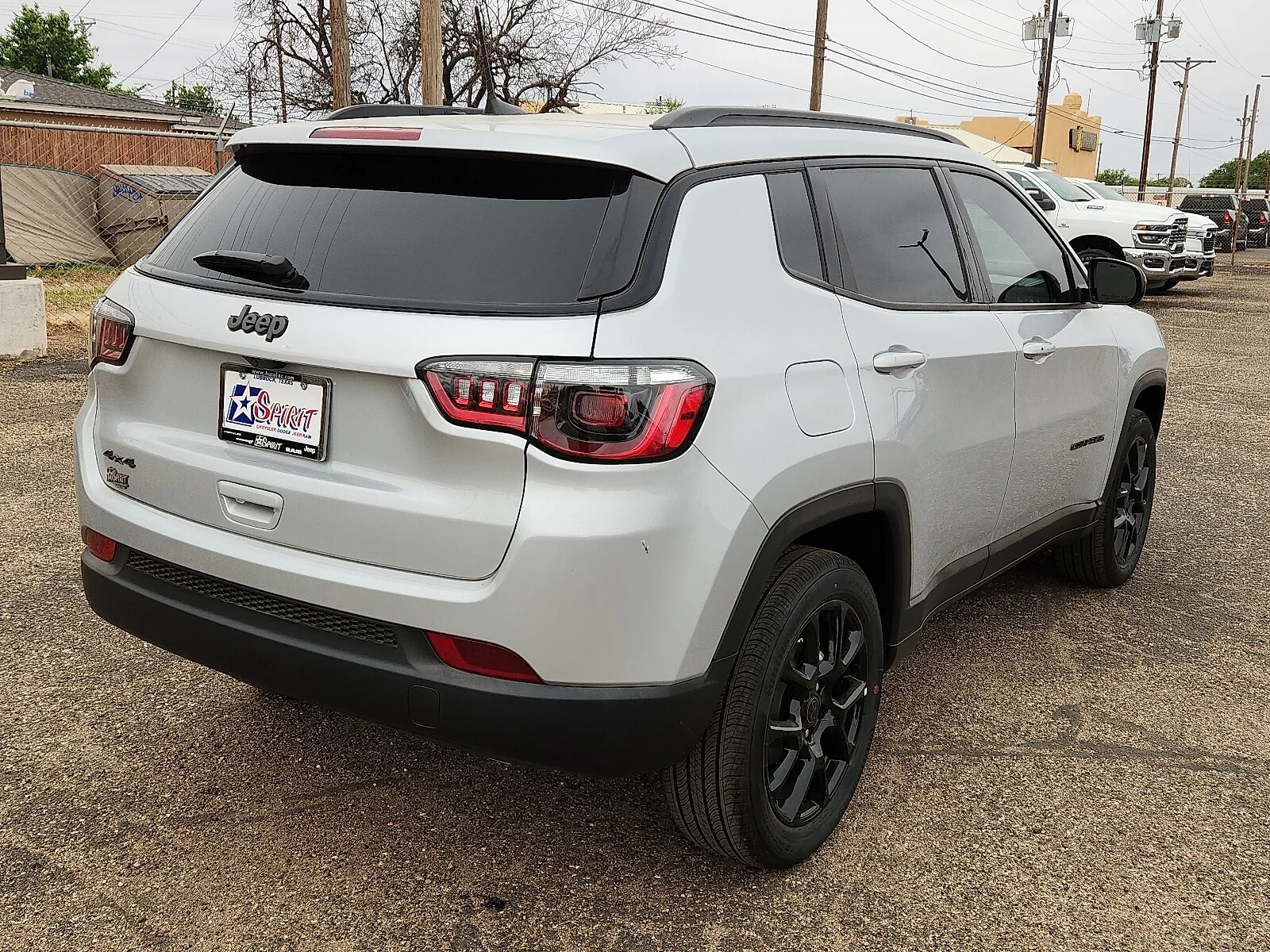 New 2026 Silver Jeep LATITUDE ALTITUDE 4X4 image 4