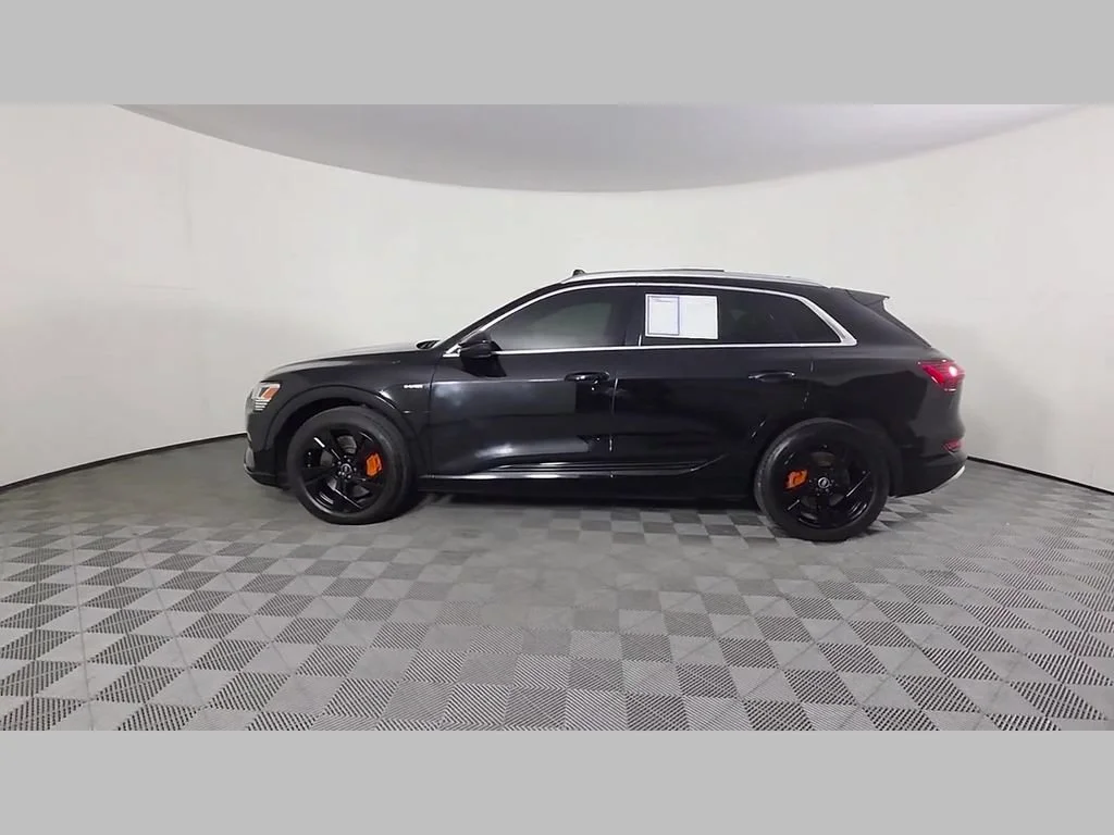 Used 2022 Brilliant Black Audi Premium image 45