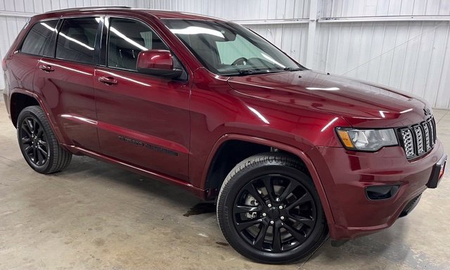 Used 2022 Red Jeep Laredo X image 1