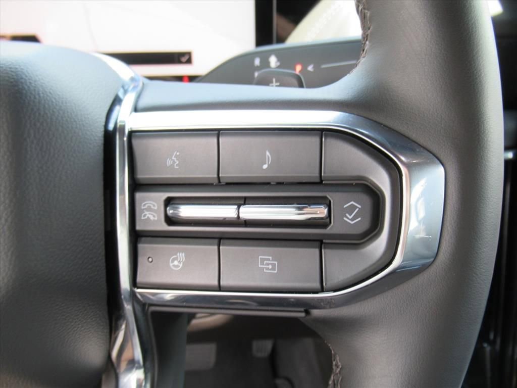 Used 2025 Summit White GMC Denali image 22
