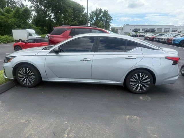 Used 2024 Silver Nissan 2.5 SV image 8