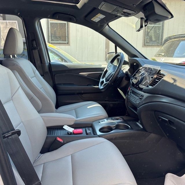 Used 2023  Honda EX-L image 17