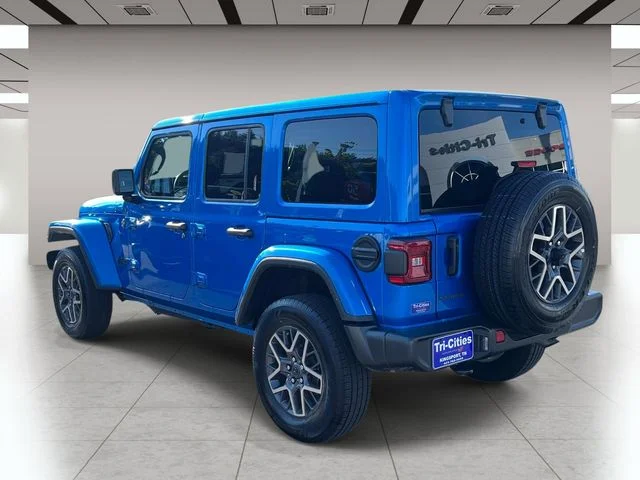 Used 2025 Blue Jeep Sahara image 6