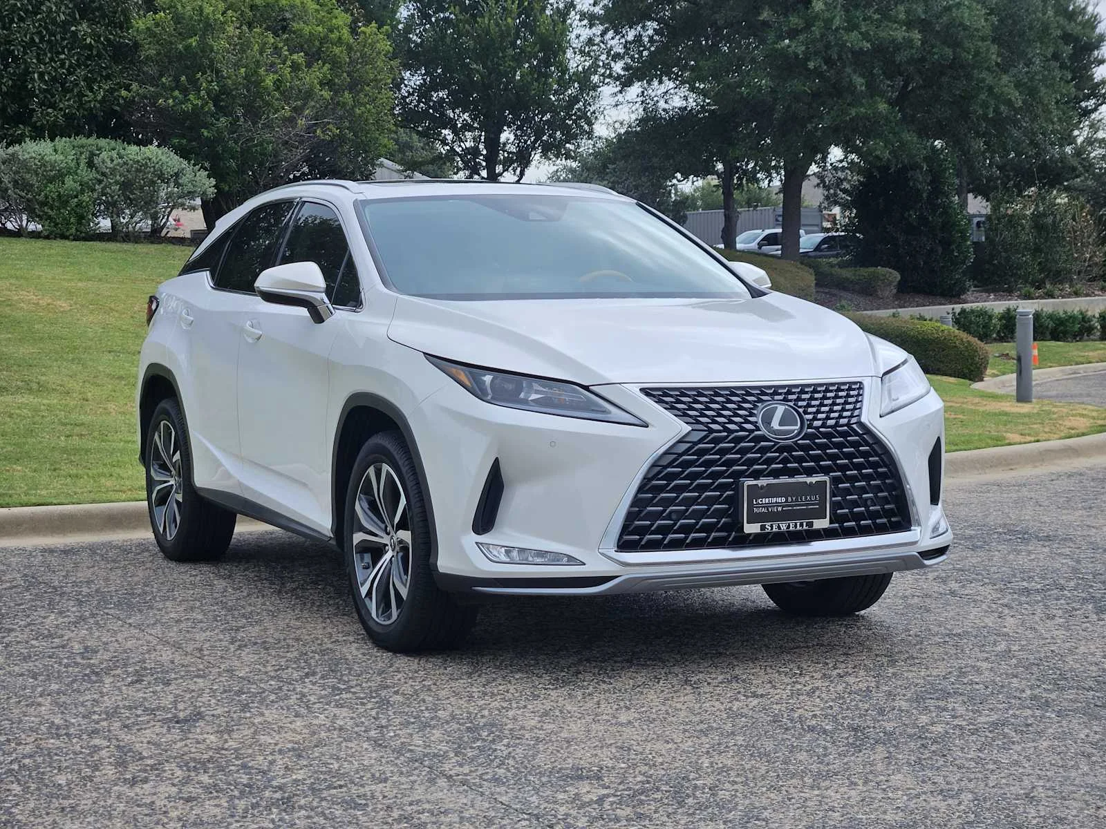 Certified Used 2022 EMINENT WHITE PEARL Lexus  image 2