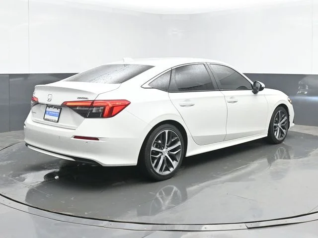 Certified Used 2024 Platinum White Pearl Honda 1.5T 4D TOURING image 10