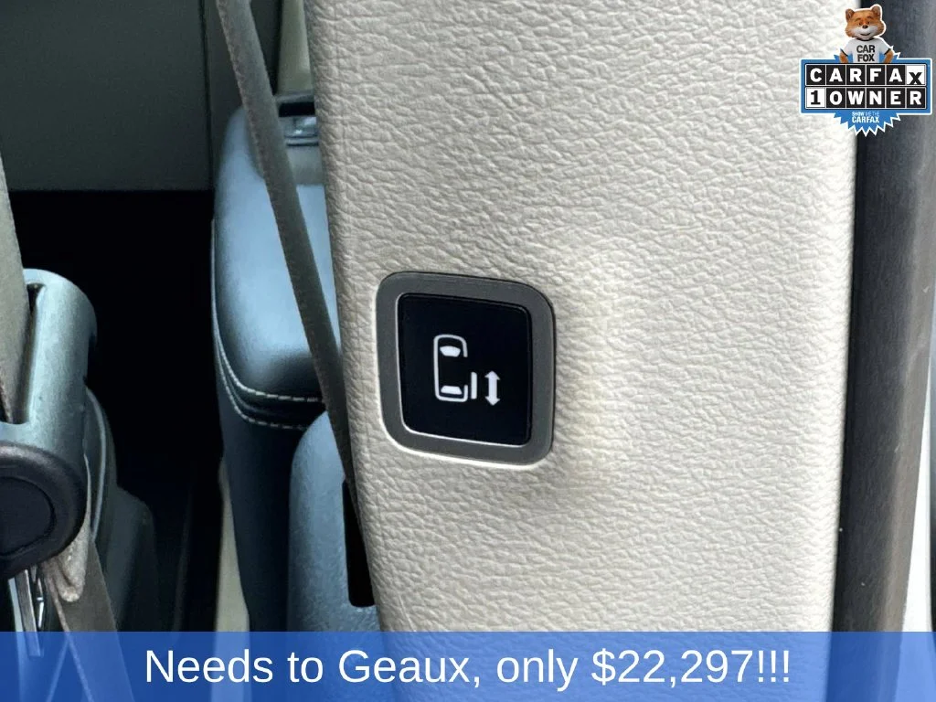 Used 2023 Silver Chrysler Touring L image 27