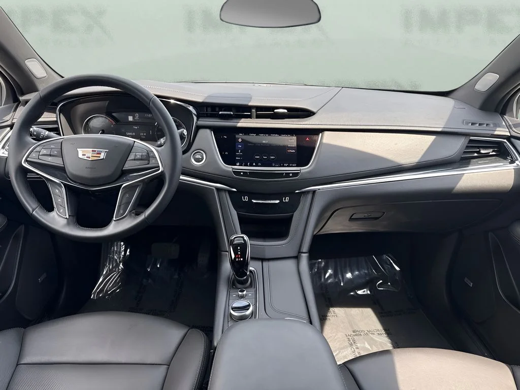 Used 2025 White Cadillac Premium Luxury image 14