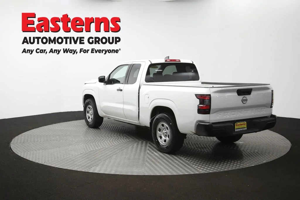Used 2022 White Nissan S image 62