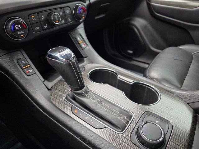 Used 2019 Dark Sky Metallic GMC SLT image 32