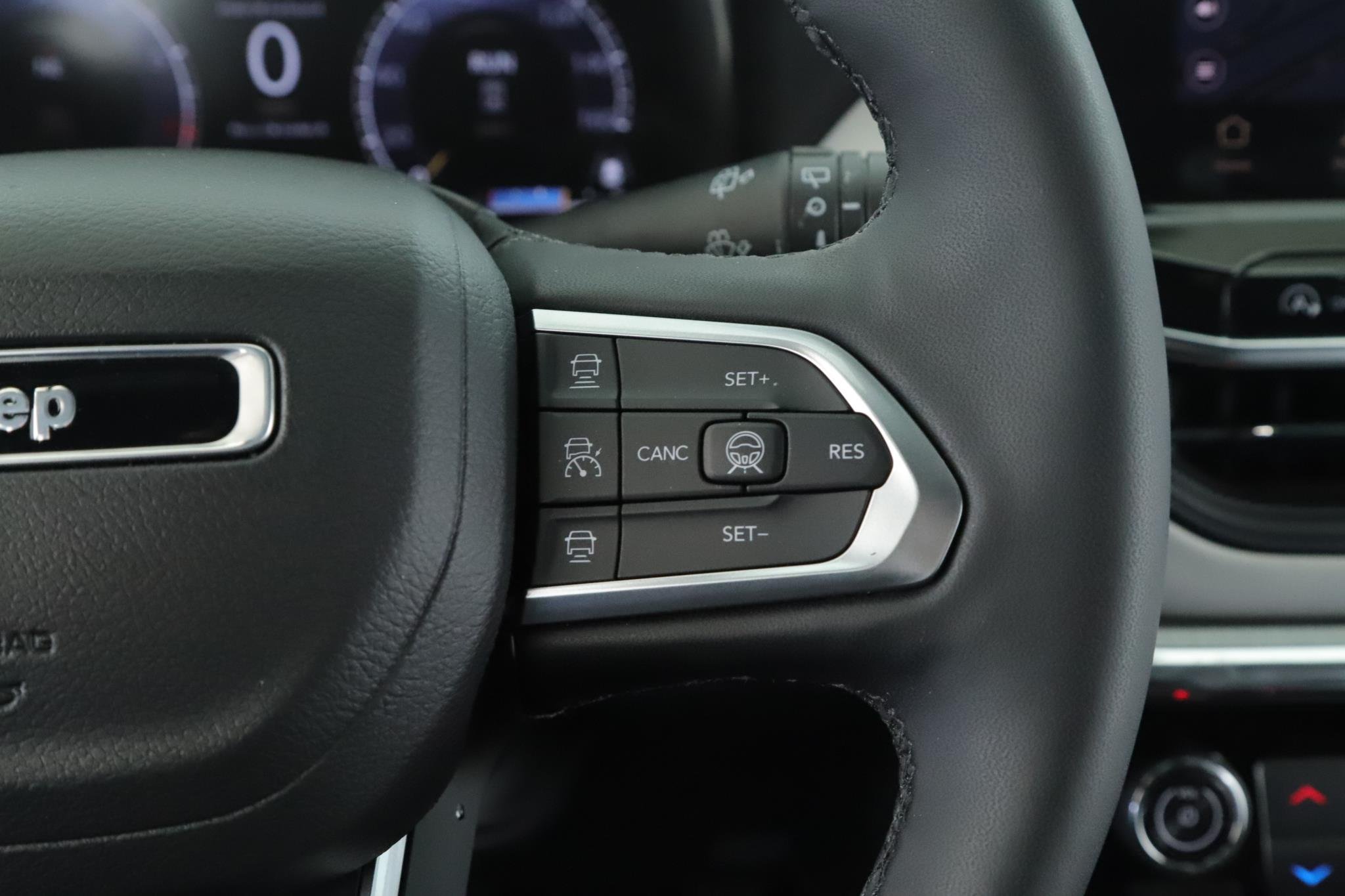 Used 2024 Hydro Blue Pearlcoat Jeep Limited 4x4 image 8