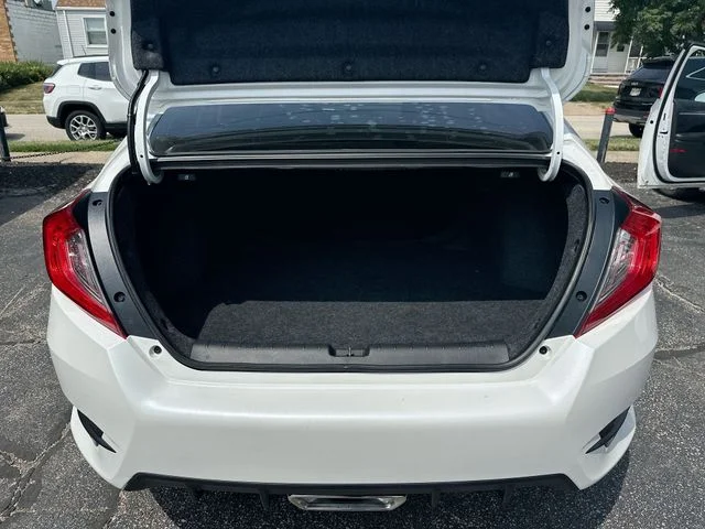Used 2020  Honda Sport image 21