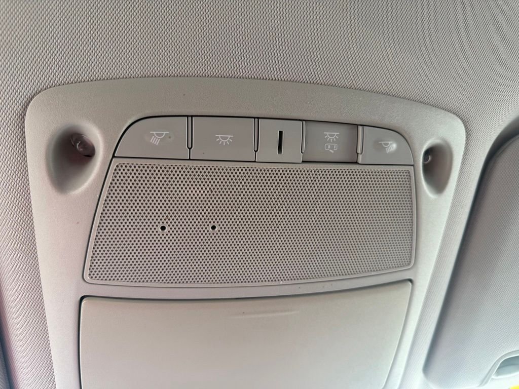 Used 2018 White Nissan S image 25