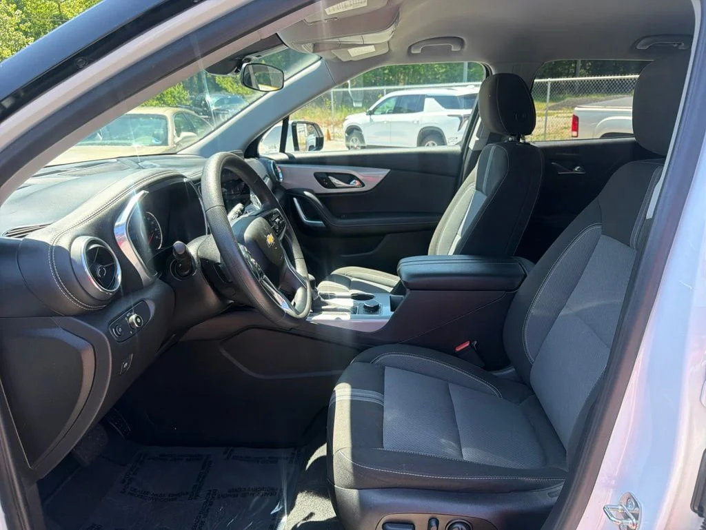 Used 2023 White Chevrolet LT image 16