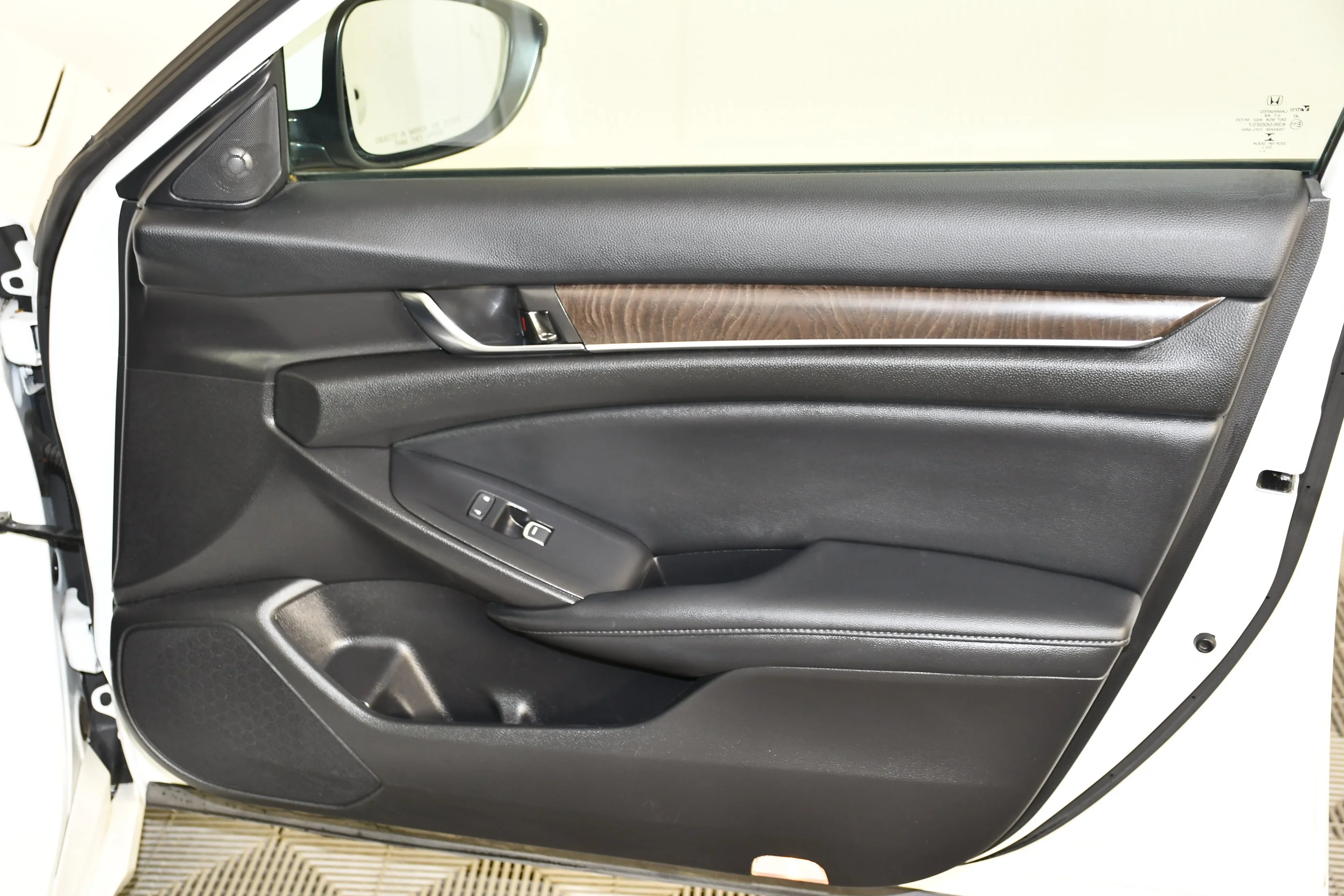 Used 2021 Platinum White Pearl Honda Touring image 32