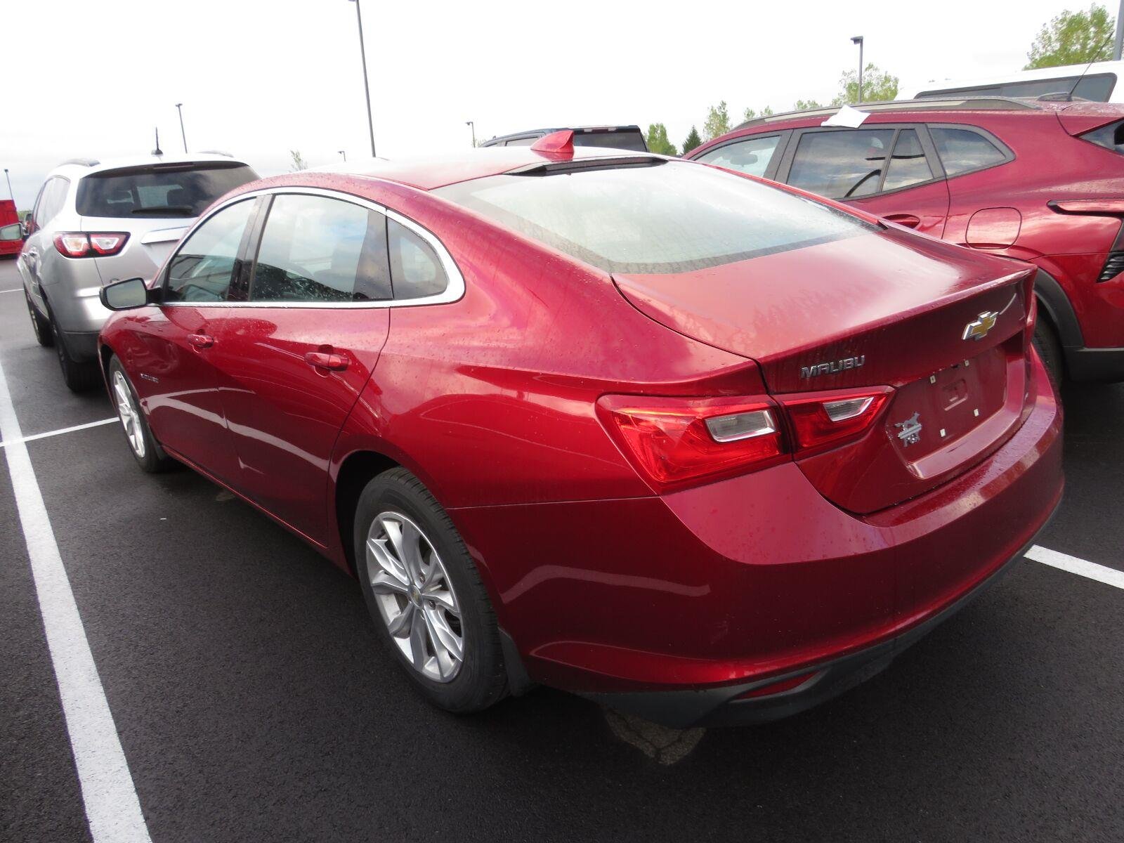 Used 2023 RADIANT RED TINTCOAT Chevrolet LT image 8