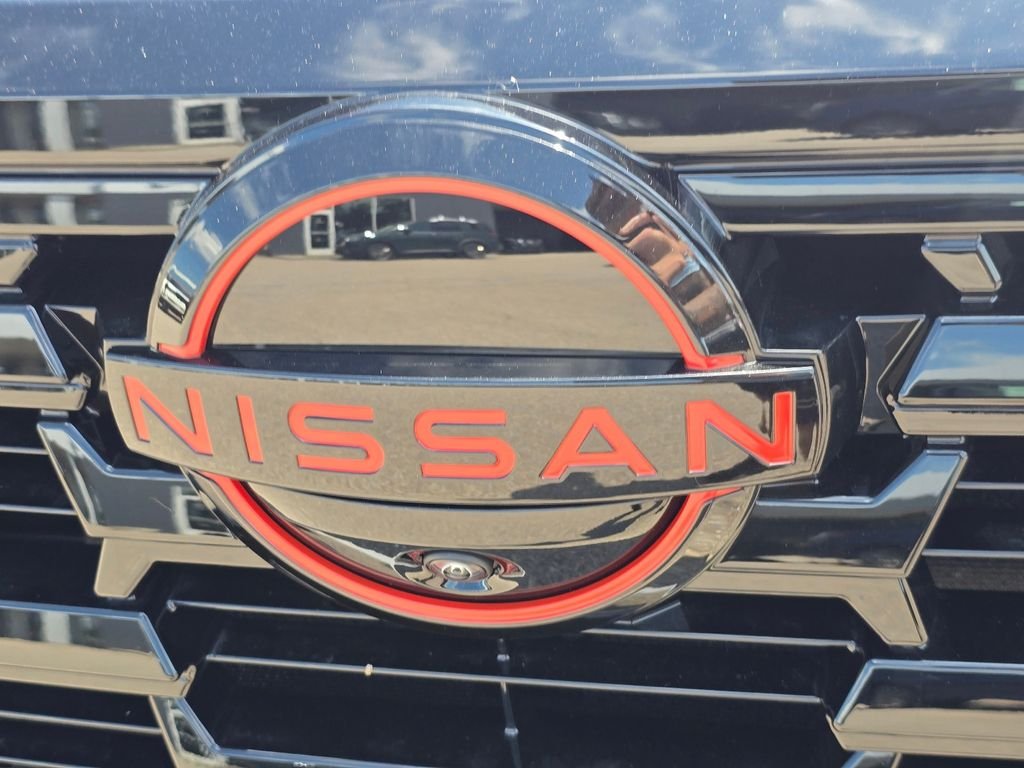 New 2026 Aspen White TriCoat / Super Black Two-tone Nissan PRO-4X® image 3