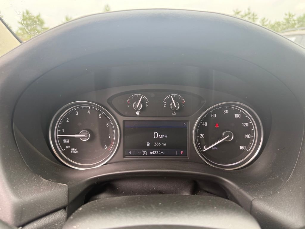 Used 2023 Red Buick Essence image 10