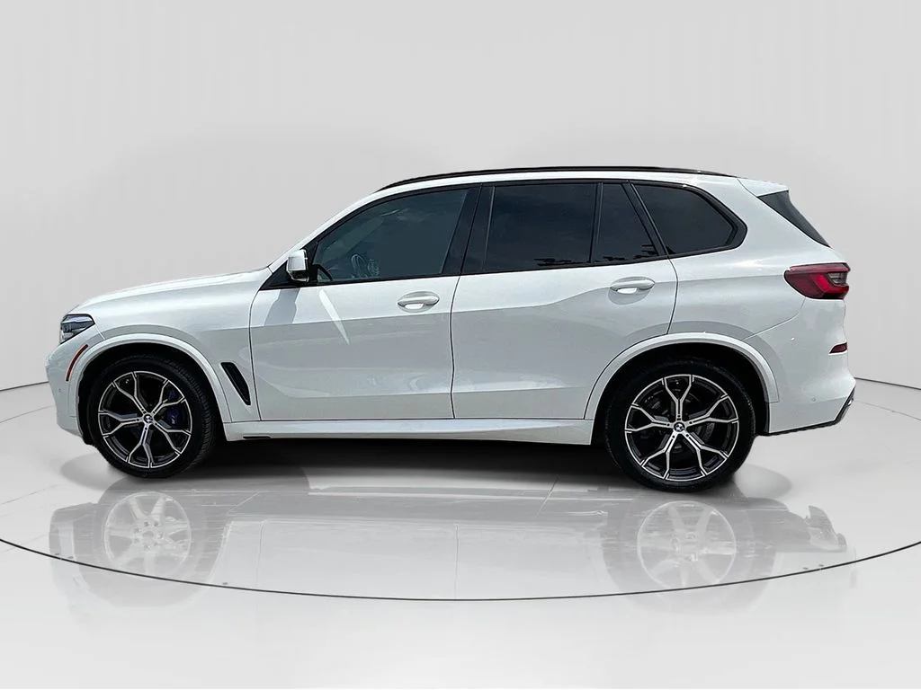 Used 2022 White BMW xDrive40i image 4