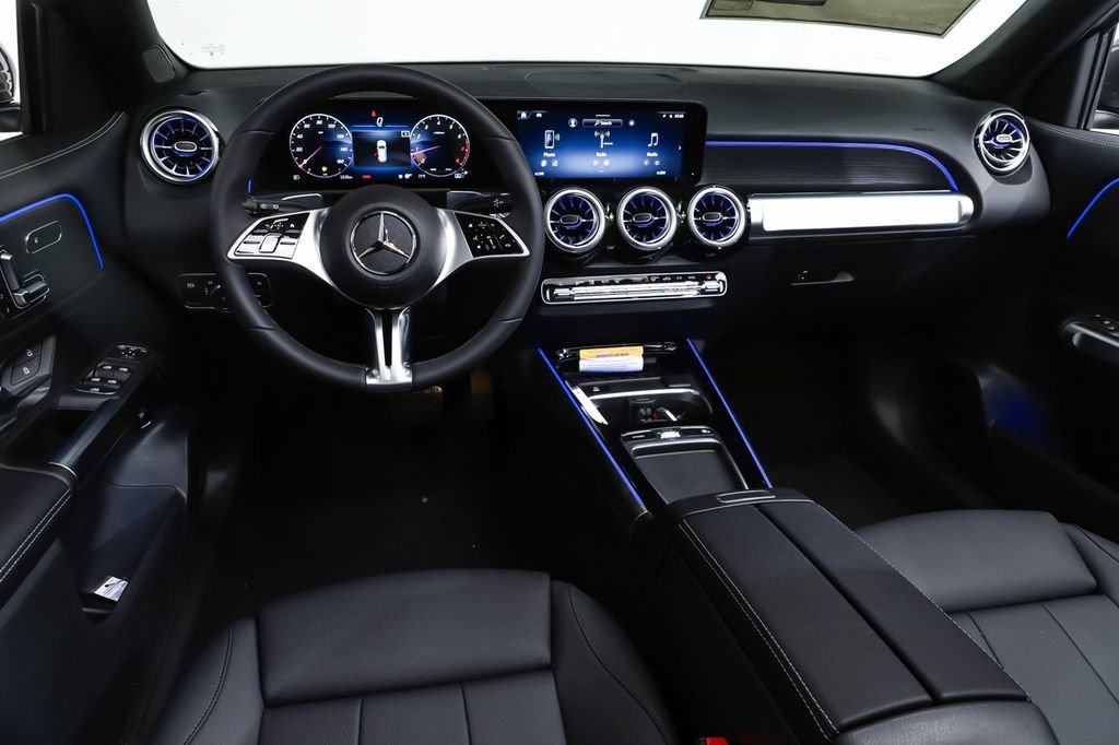 New 2026 Mountain Grey Metallic Mercedes-Benz GLB 250 image 23