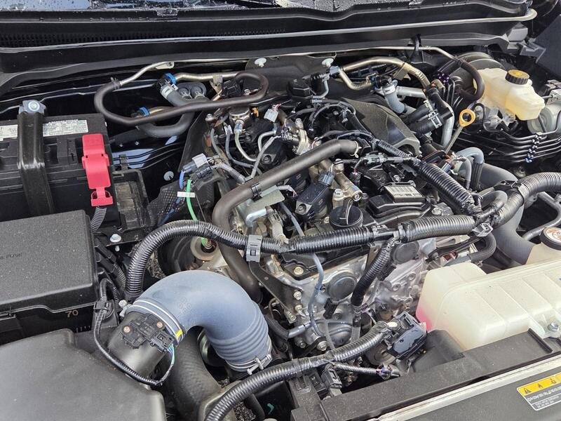 Used 2025 Black TOYOTA SR DOUBLE CAB 5
