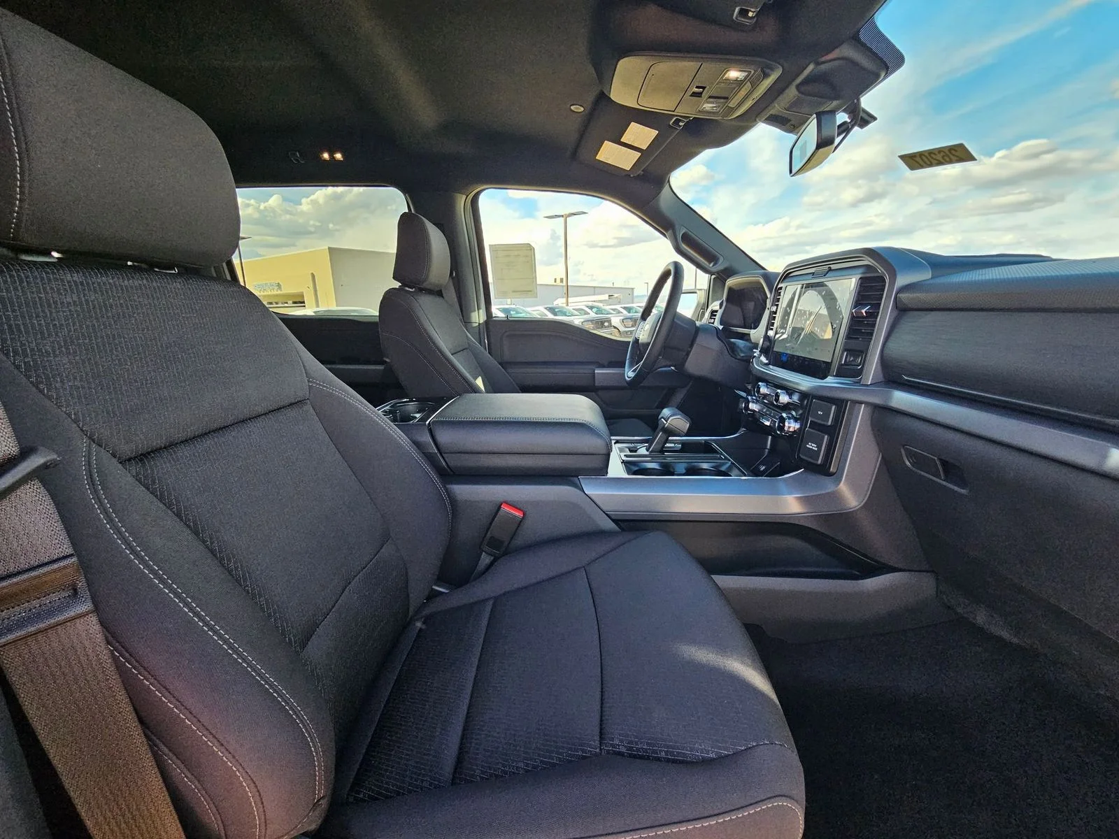 New 2026 Avalanche Ford XLT image 31