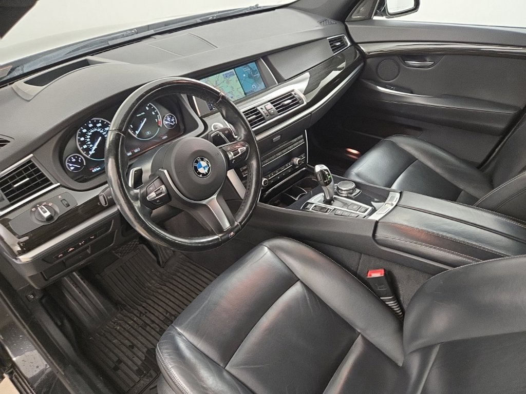 Used 2017 Dark Graphite BMW 535i xDrive Gran Turismo image 23