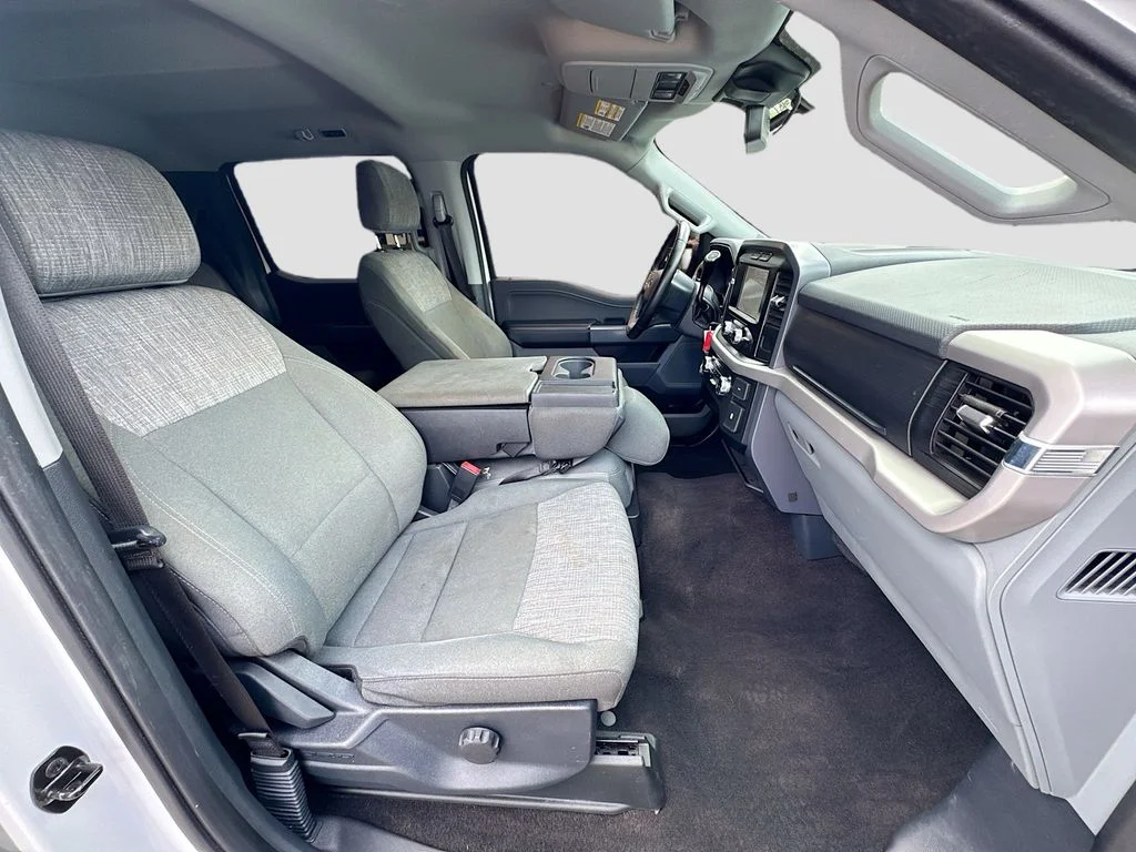 Used 2023 White Ford XLT image 27
