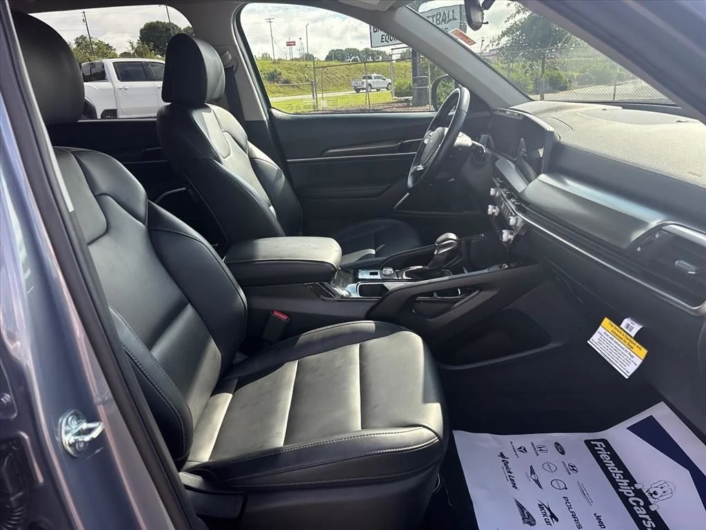 Used 2025 Silver Kia S image 16