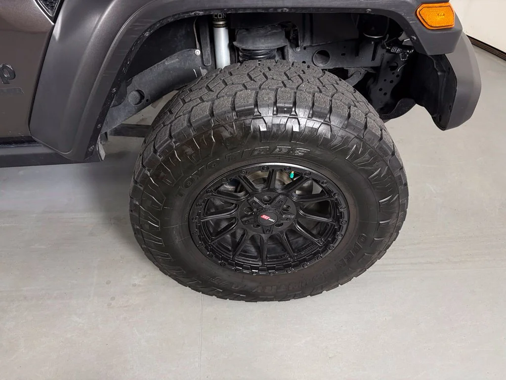 Used 2021 Gray Jeep Unlimited Willys image 10