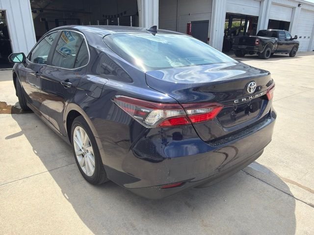 Used 2022  Toyota LE image 3