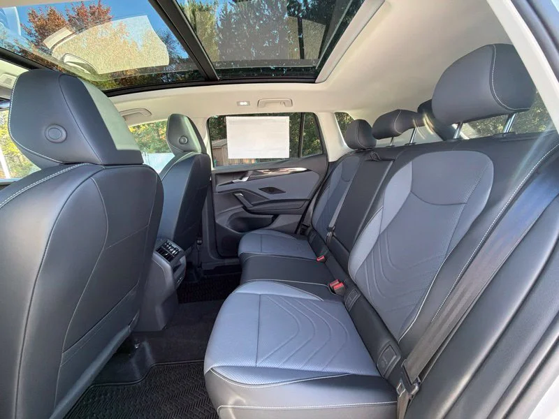 New 2027 Silver Volkswagen SE image 15