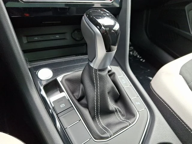 New 2025 Blue Volkswagen 1.5T SE image 11