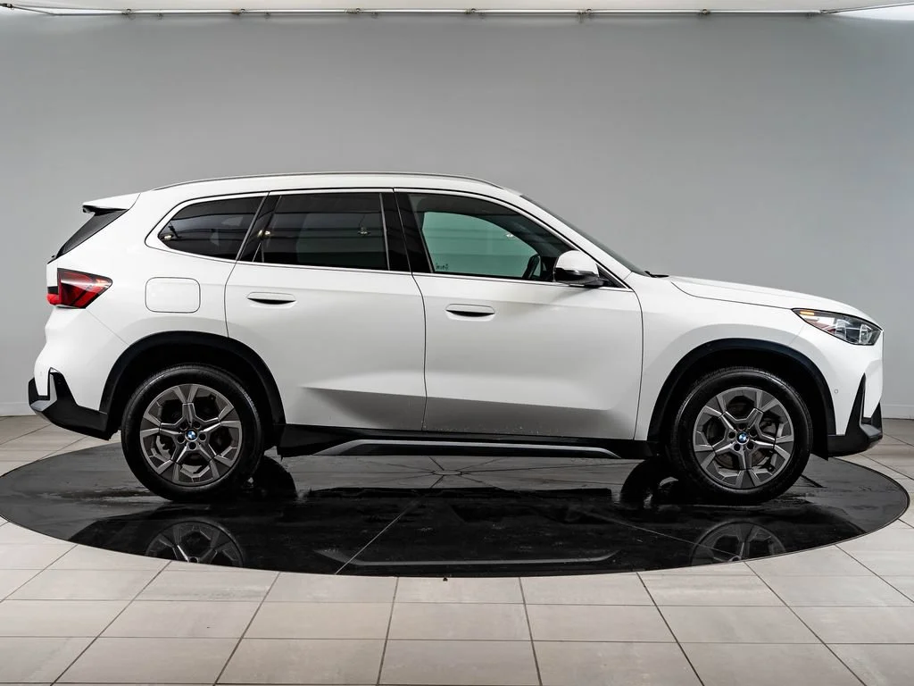 Used 2025 Alpine White BMW xDrive28i image 11