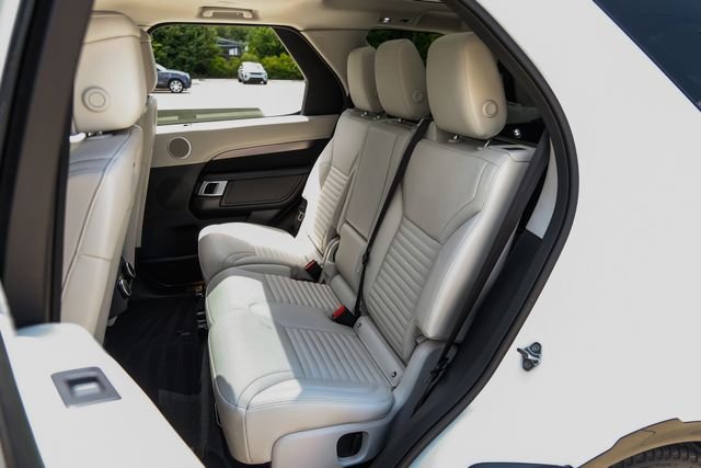 Used 2025 White Land Rover Dynamic SE image 53