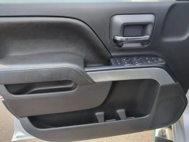 Used 2016 SILVER ICE METALLIC Chevrolet LT image 16