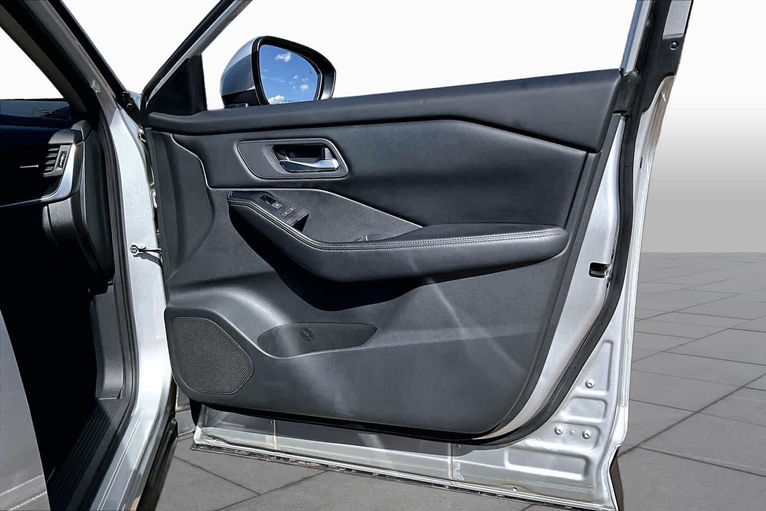Used 2025 Brilliant Silver Metallic Nissan SV image 23