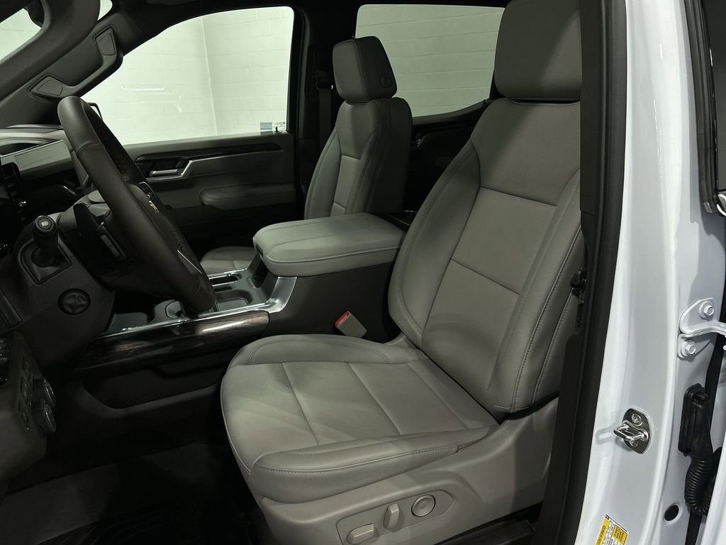 2026 Chevrolet Silverado 1500 LTZ - Photo 13