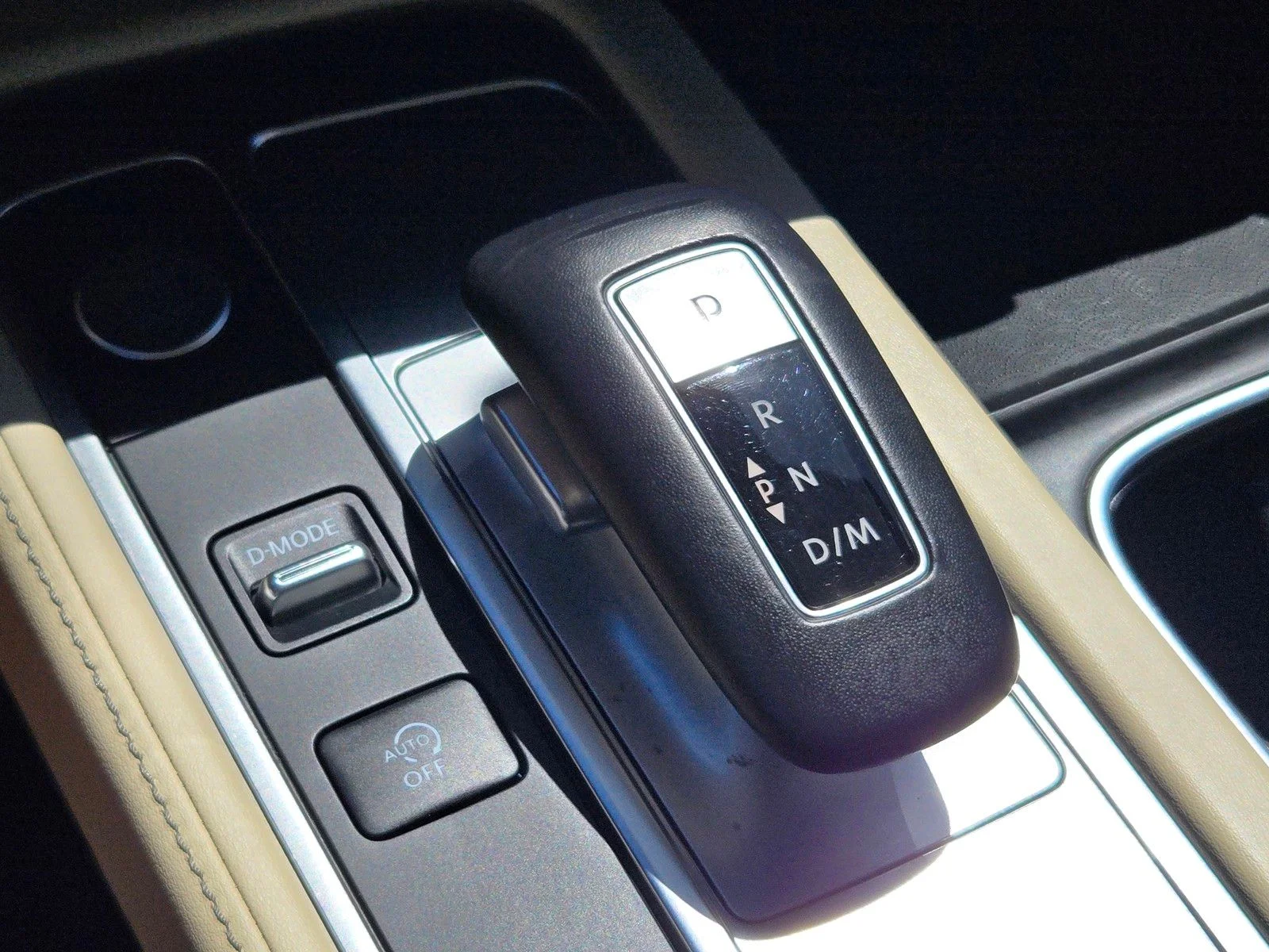 Used 2023 Grand Blue INFINITI LUXE image 28