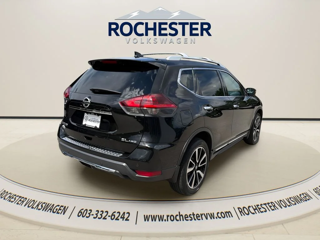 Used 2019 Black Nissan SL image 6