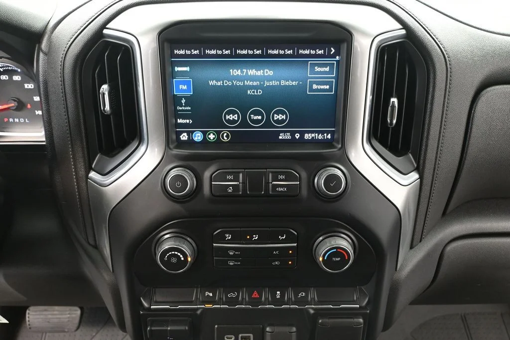 Used 2022 White Chevrolet LT image 25