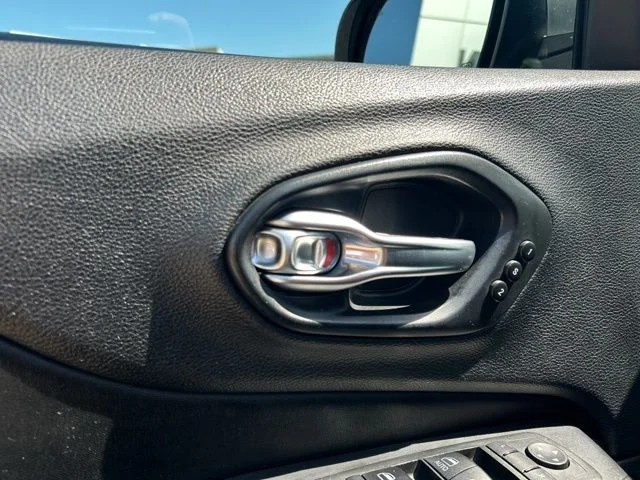 Used 2020 Beige Jeep Trailhawk image 29