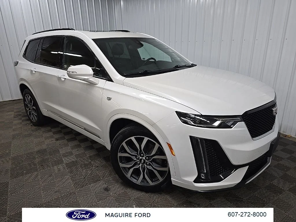 Used 2021 White Cadillac Sport image 9