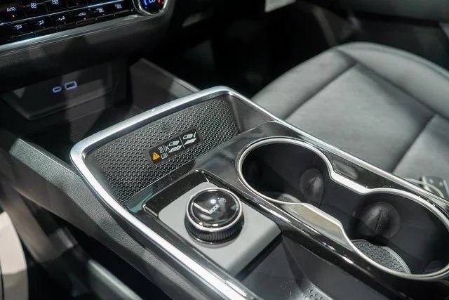 2027 Chevrolet Equinox LT - Photo 23