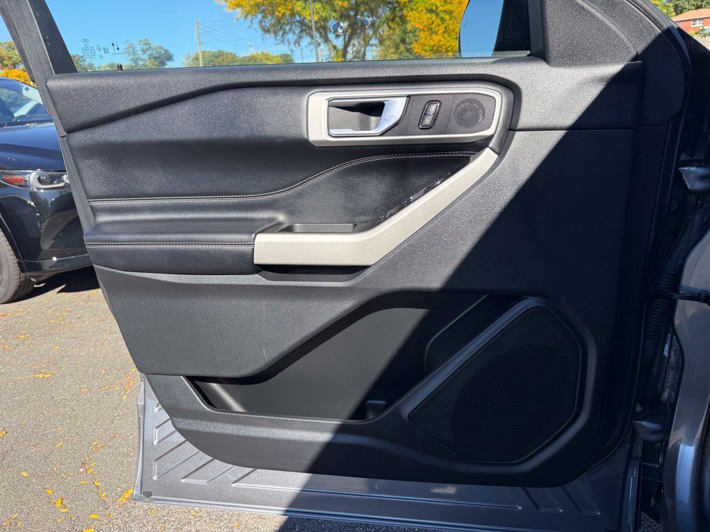 Used 2022 Carbonized Gray Metallic Ford XLT image 23