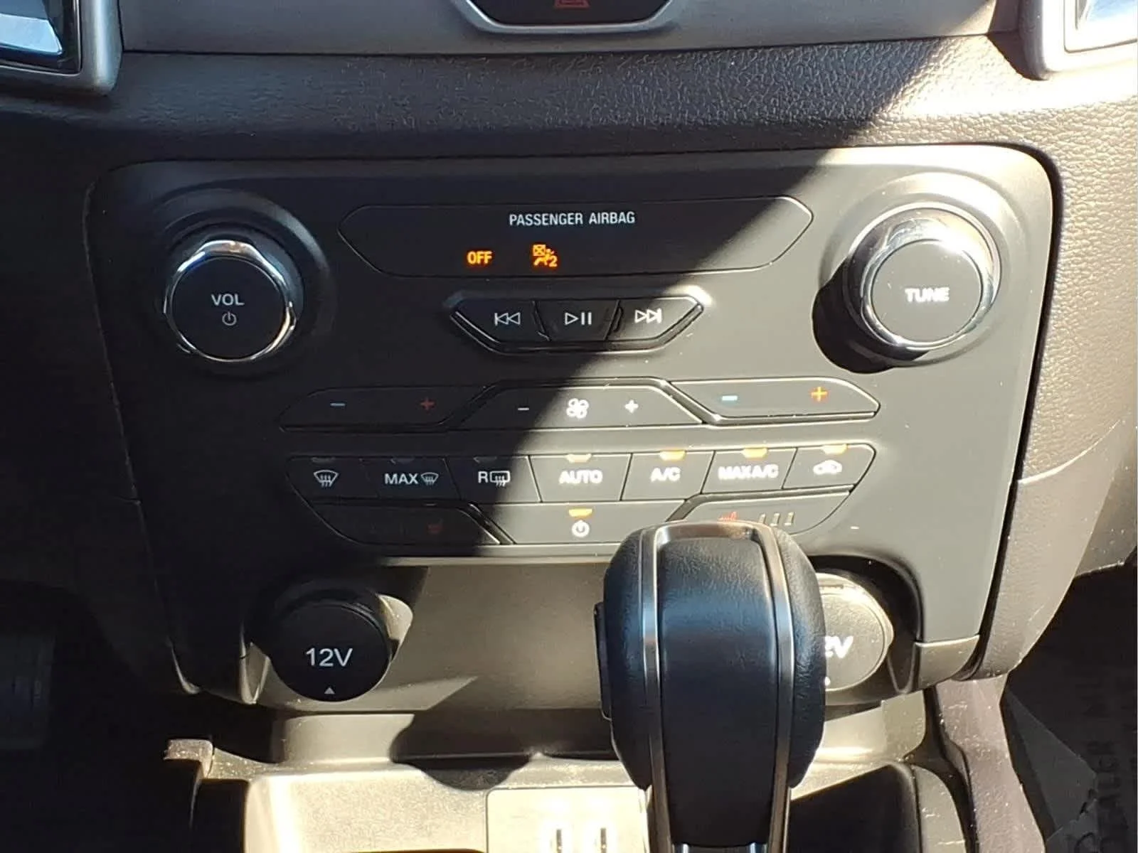 Used 2023 Oxford White Ford XLT image 26