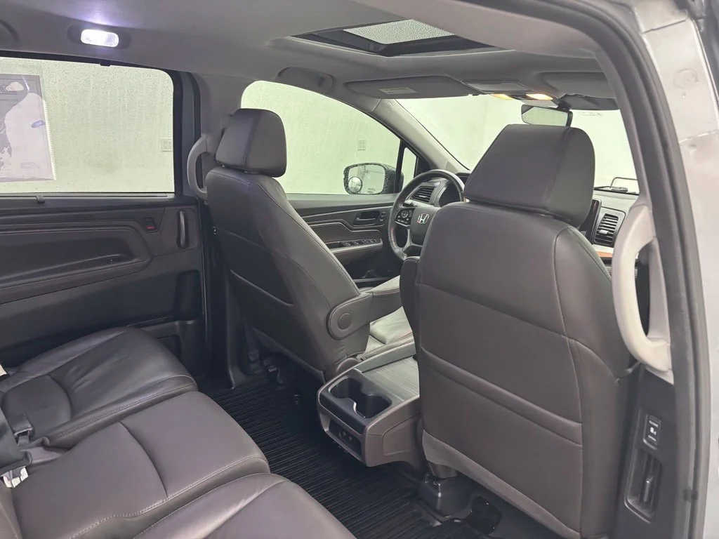 Used 2019 Silver Honda EX-L image 39