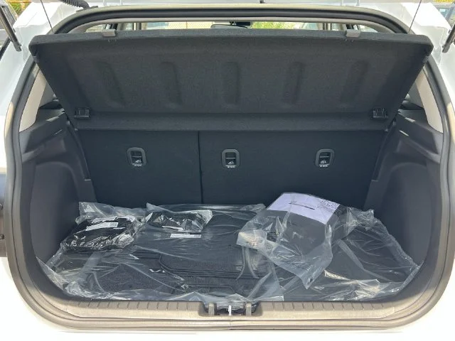 Used 2026 White Hyundai SEL image 33