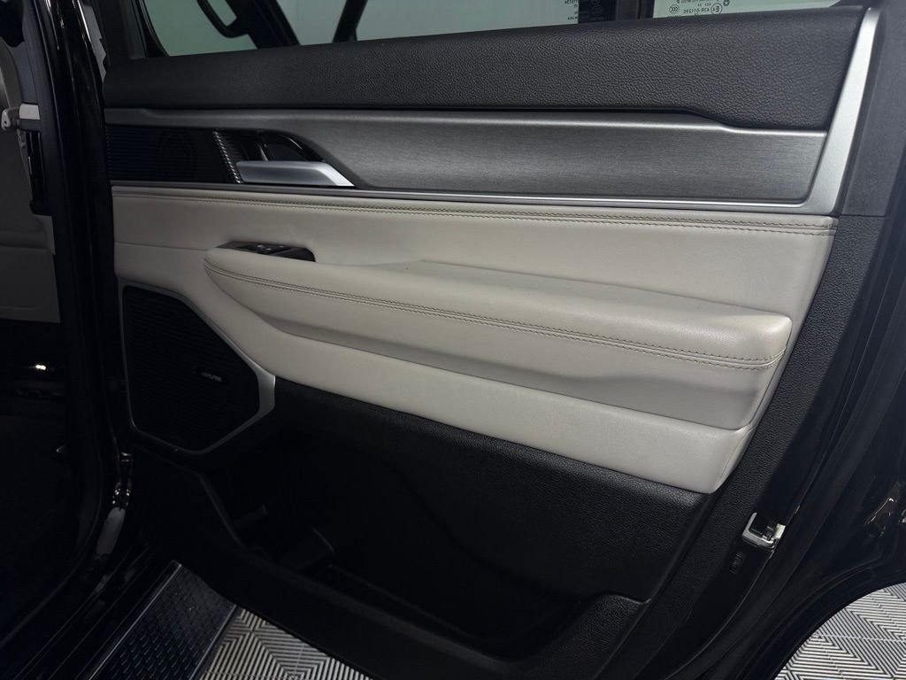Certified Used 2025 Black Wagoneer Base image 30